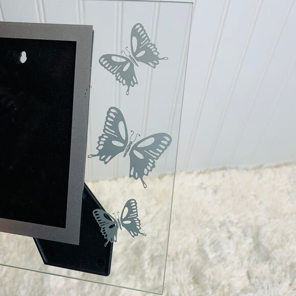 Butterfly Silver Glass Frame 3.5 x 5" - Picture 3 of 4